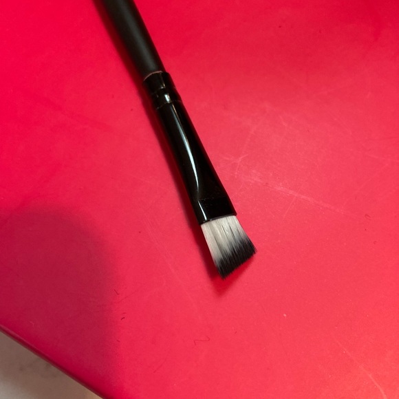 BUNDLE of #7 MAKEUP BRUSHES. #7/$25. Assorted select by name and number. - Picture 10 of 16